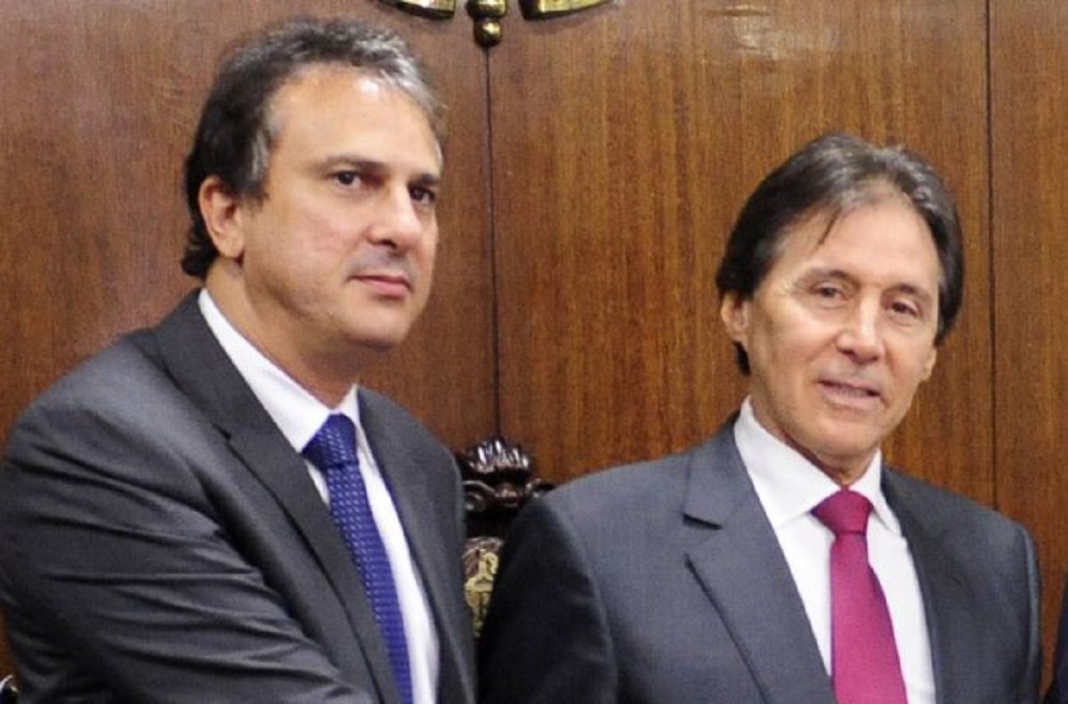 Na pauta da reunião estava a instalação do Centro Regional de Inteligência da Polícia Federal, que o governador cearense quer trazer para o estado. Também em Brasília, Camilo Santana teve reuniões em vários ministérios tentando liberar recursos federais para vários pleitos do Ceará (Foto: Fatima 247) Na pauta da reunião estava a instalação do Centro Regional de Inteligência da Polícia Federal, que o governador cearense quer trazer para o estado. Também em Brasília, Camilo Santana teve reuniões em vários ministérios tentando liberar recursos federais para vários pleitos do Ceará
