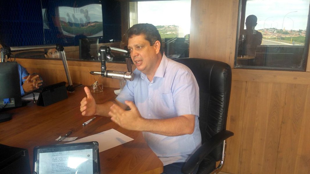 O vice-presidente nacional do PT e ex-deputado federal, Márcio Macêdo,criticou a pressa no julgamento de Lula, em entrevista à rádio Xodó FM de Aracaju, nesta terça-feira (09); ele questionou a realização da audiência em janeiro, mês em que a corte brasileira não costuma julgar casos; para Macêdo, "é uma tentativa de pegar a população desprevenida. Mas a sociedade está se mobilizando" (Foto: Charles Nisz) O vice-presidente nacional do PT e ex-deputado federal, Márcio Macêdo,criticou a pressa no julgamento de Lula, em entrevista à rádio Xodó FM de Aracaju, nesta terça-feira (09); ele questionou a realização da audiência em janeiro, mês em que a corte brasileira não costuma julgar casos; para Macêdo, "é uma tentativa de pegar a população desprevenida. Mas a sociedade está se mobilizando"