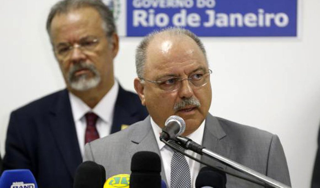 Ministro da Segurança Institucional, Sergio Etchegoyen, afirmou que o governo federal decidiu que não venderá o controle da Embraer à rival norte-americana Boeing, mas defendeu uma parceria entre as duas companhias; "O governo não cederá o controle acionário da Embraer. Como vai ser a parceria, ainda não sabemos", disse (Foto: Paulo Emílio) Ministro da Segurança Institucional, Sergio Etchegoyen, afirmou que o governo federal decidiu que não venderá o controle da Embraer à rival norte-americana Boeing, mas defendeu uma parceria entre as duas companhias; "O governo não cederá o controle acionário da Embraer. Como vai ser a parceria, ainda não sabemos", disse