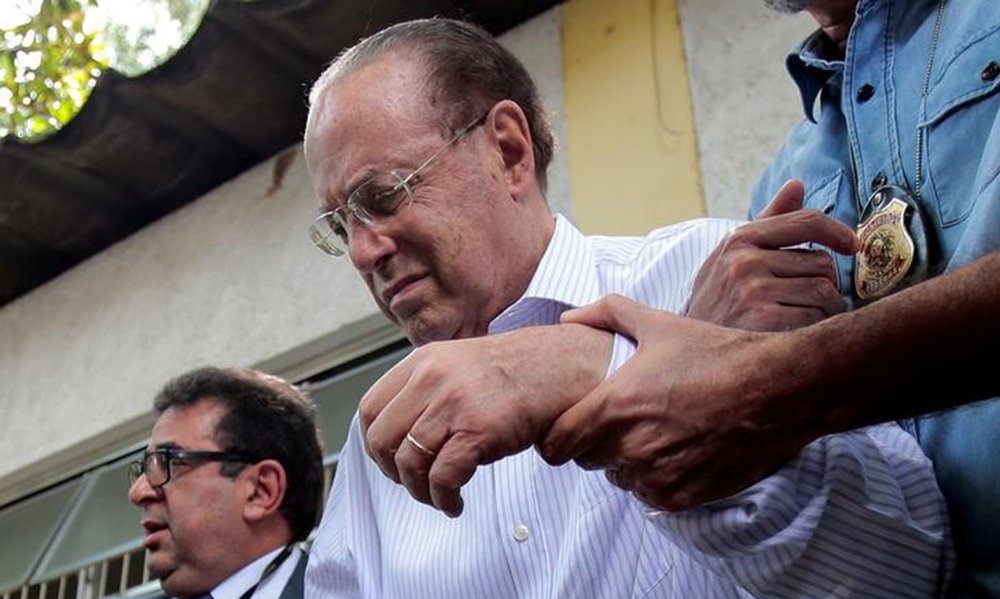 Deputado Paulo Maluf é escoltado pela Polícia Federal na saída de Instituto Médico Legal, em São Paulo 20/12/2017. REUTERS/Leonardo Benassatto (Foto: Gisele Federicce) Deputado Paulo Maluf é escoltado pela Polícia Federal na saída de Instituto Médico Legal, em São Paulo 20/12/2017. REUTERS/Leonardo Benassatto