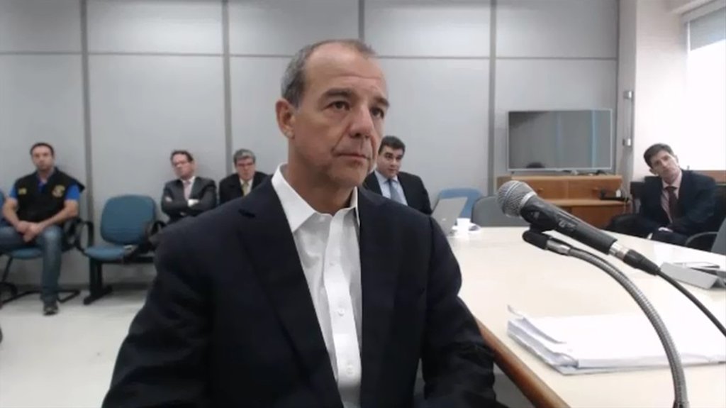 O ex-governador do Rio de Janeiro Sérgio Cabral (MDB) foi denunciado por lavagem de dinheiro pela Operação Lava Jato; o emedebista é acusado por 213 atos de lavagem de cerca de R$ 10,2 milhões; outros seis investigados foram denunciados (Foto: Leonardo Lucena) O ex-governador do Rio de Janeiro Sérgio Cabral (MDB) foi denunciado por lavagem de dinheiro pela Operação Lava Jato; o emedebista é acusado por 213 atos de lavagem de cerca de R$ 10,2 milhões; outros seis investigados foram denunciados