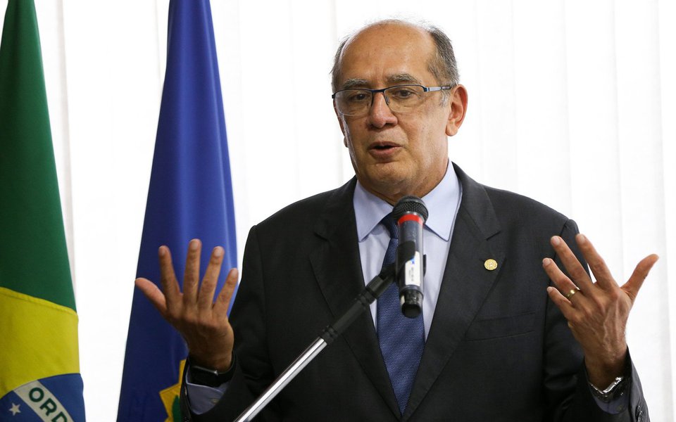 O Tribunal Superior Eleitoral (TSE) e o Ministério da Defesa criaram um grupo de trabalho para analisar o combate a crimes cibernéticos nas eleições de 2018; o Exército poderá atuar no monitoramento das fake news, boatos disseminados em redes sociais com potencial de influenciar o pleito (Foto: Charles Nisz) O Tribunal Superior Eleitoral (TSE) e o Ministério da Defesa criaram um grupo de trabalho para analisar o combate a crimes cibernéticos nas eleições de 2018; o Exército poderá atuar no monitoramento das fake news, boatos disseminados em redes sociais com potencial de influenciar o pleito
