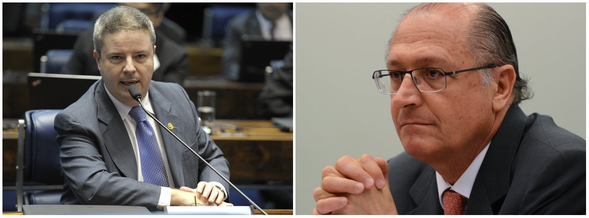 O senador Antonio Anastasia (PSDB-MG) sofrerá, nesta semana, uma nova rodada de pressão de colegas de partido se candidate ao governo de Minas Gerais; tucanos que apoiam do governador paulista, Geraldo Alckmin, à presidência da República entendem que a postulação de Anastasia seria fundamental para o chefe do executivo paulista ter mais chances na corrida presidencial (Foto: Leonardo Lucena) O senador Antonio Anastasia (PSDB-MG) sofrerá, nesta semana, uma nova rodada de pressão de colegas de partido se candidate ao governo de Minas Gerais; tucanos que apoiam do governador paulista, Geraldo Alckmin, à presidência da República entendem que a postulação de Anastasia seria fundamental para o chefe do executivo paulista ter mais chances na corrida presidencial