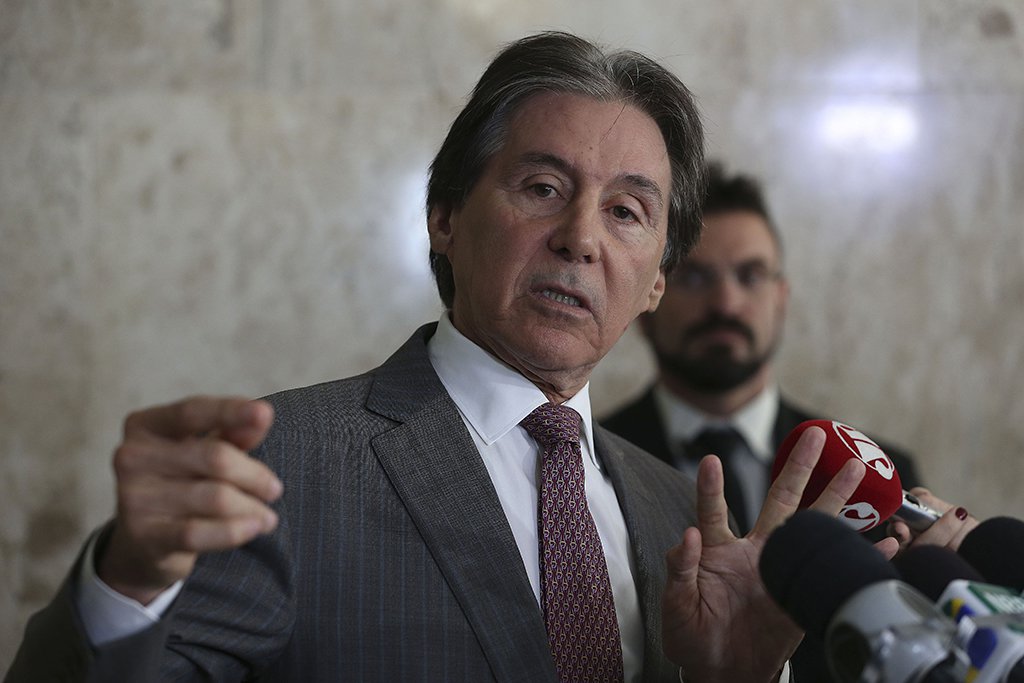 Brasília - Entrevista coletiva com o presidente do Senado, Eunício Oliveira, que fala sobre a medida provisória da reforma trabalhista (Valter Campanato/Agência Brasil) (Foto: Charles Nisz) Brasília - Entrevista coletiva com o presidente do Senado, Eunício Oliveira, que fala sobre a medida provisória da reforma trabalhista (Valter Campanato/Agência Brasil)