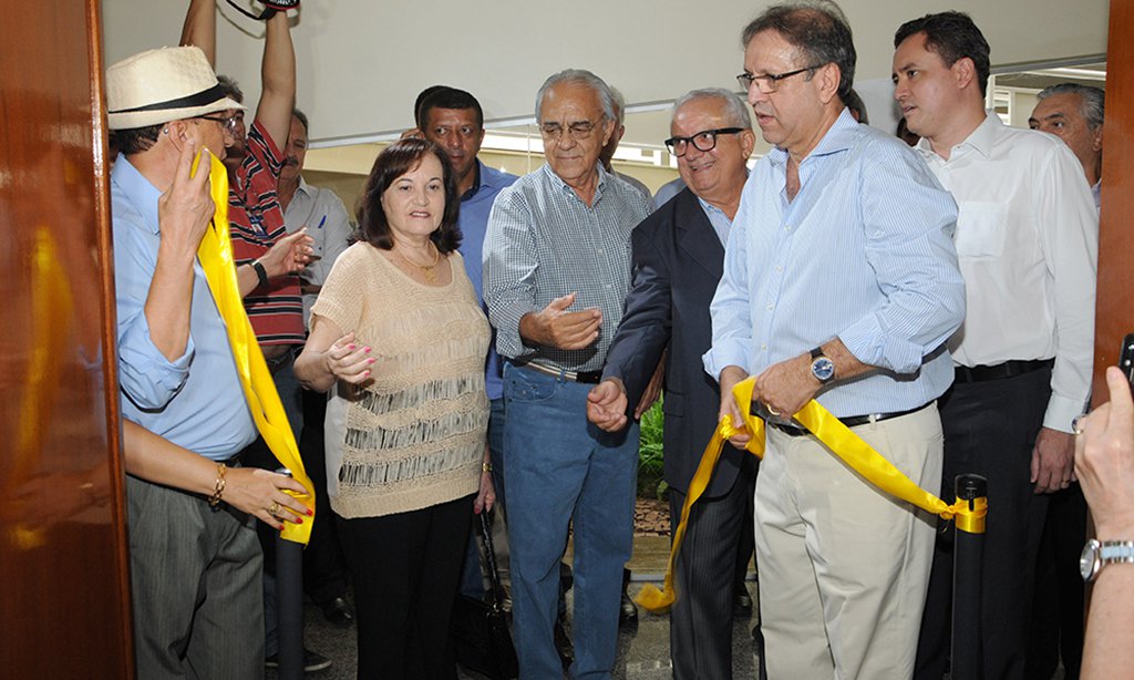 O governador do Tocantins, Marcelo Miranda, inaugurou a reforma e a ampliação da sede do Instituto de Gestão Previdenciária do Estado do Tocantins (Igeprev); “O nosso maior objetivo é proteger os direitos dos servidores beneficiários e a determinação é que o Igeprev seja reconhecido pela transparência na concessão de benefícios e na gestão do sistema previdenciário do Tocantins”, disse; “Essas obras que estamos inaugurando, são uma pequena mostra de como queremos ver esse instituto, que representa a casa dos servidores tocantinenses” (Foto: Leonardo Lucena) O governador do Tocantins, Marcelo Miranda, inaugurou a reforma e a ampliação da sede do Instituto de Gestão Previdenciária do Estado do Tocantins (Igeprev); “O nosso maior objetivo é proteger os direitos dos servidores beneficiários e a determinação é que o Igeprev seja reconhecido pela transparência na concessão de benefícios e na gestão do sistema previdenciário do Tocantins”, disse; “Essas obras que estamos inaugurando, são uma pequena mostra de como queremos ver esse instituto, que representa a casa dos servidores tocantinenses”