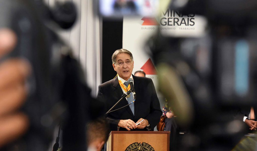 O governador Fernando Pimentel já está em Washington, nos Estados Unidos, para ser o orador principal da McCourt International Leader Speaker Series, nesta terça-feira (13/02); tema central do encontro será Federalismo e Política Participativa no Brasil; evento reúne líderes internacionais para apresentar visões de mundo a alunos, professores e funcionários do Campus da Georgetown; antes, nesta segunda-feira (12), ele terá um encontro com dirigentes do Banco Interamericano de Desenvolvimento (BID) (Foto: Voney Malta) O governador Fernando Pimentel já está em Washington, nos Estados Unidos, para ser o orador principal da McCourt International Leader Speaker Series, nesta terça-feira (13/02); tema central do encontro será Federalismo e Política Participativa no Brasil; evento reúne líderes internacionais para apresentar visões de mundo a alunos, professores e funcionários do Campus da Georgetown; antes, nesta segunda-feira (12), ele terá um encontro com dirigentes do Banco Interamericano de Desenvolvimento (BID)