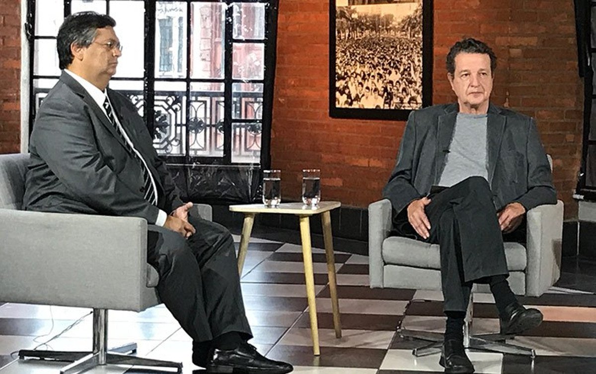 Convidado do programa Entre vistas, o governador do Maranhão, Flávio Dino (PCdoB), será entrevistado pelo jornalista Juca Kfouri na atração que vai ao ar nesta terça (30) às 21 no canal TVT; na entrevista, Dino comenta que a elite dominante não é "tão homogênea assim" e que existe uma parte do Judiciário preocupada com as "aberrações jurídicas" que vêm sendo praticadas em torno da operação Lava Jato, em especial no julgamento do ex-presidente Lula (Foto: Charles Nisz) Convidado do programa Entre vistas, o governador do Maranhão, Flávio Dino (PCdoB), será entrevistado pelo jornalista Juca Kfouri na atração que vai ao ar nesta terça (30) às 21 no canal TVT; na entrevista, Dino comenta que a elite dominante não é "tão homogênea assim" e que existe uma parte do Judiciário preocupada com as "aberrações jurídicas" que vêm sendo praticadas em torno da operação Lava Jato, em especial no julgamento do ex-presidente Lula