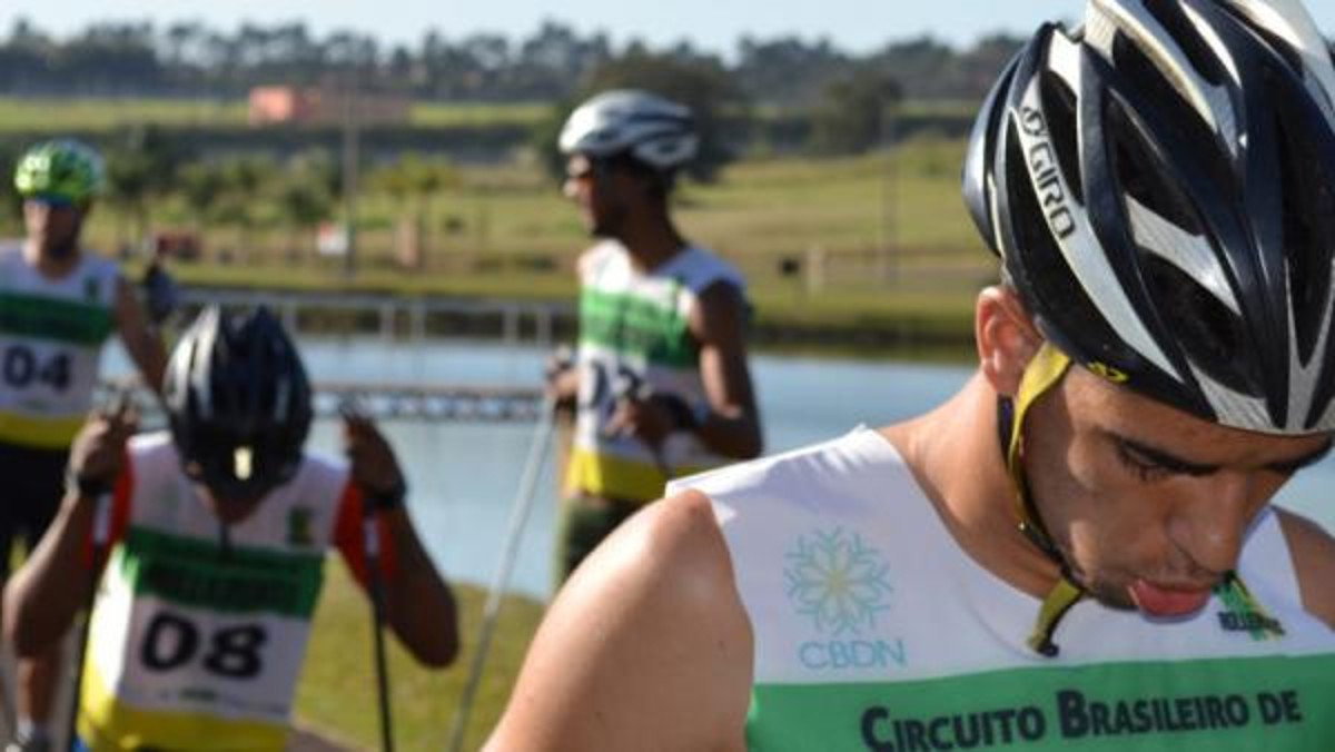 A delegação brasileira encolheu sua participação nesta edição, comparada com as Olimpíadas anteriores, em 2014. No total, são nove atletas - contra 13 em Sochi, na Rússia; "A diminuição dos atletas reflete a renovação que acontece naturalmente em algumas modalidades. Temos atletas ainda muito jovens, que ainda não estão em condições de competir em alto nível”, explicou Stefano Arnhold, presidente da Confederação Brasileira de Desportos na Neve (Foto: Charles Nisz) A delegação brasileira encolheu sua participação nesta edição, comparada com as Olimpíadas anteriores, em 2014. No total, são nove atletas - contra 13 em Sochi, na Rússia; "A diminuição dos atletas reflete a renovação que acontece naturalmente em algumas modalidades. Temos atletas ainda muito jovens, que ainda não estão em condições de competir em alto nível”, explicou Stefano Arnhold, presidente da Confederação Brasileira de Desportos na Neve