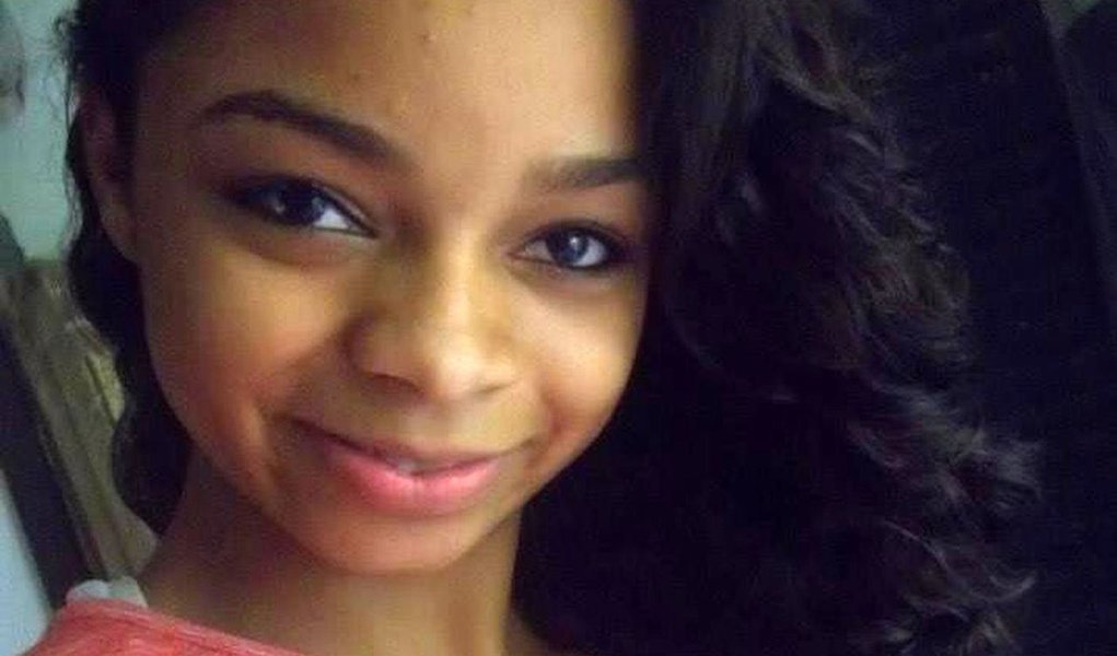 A jovem Karolayne Nunes, de 19 anos, morreu na tarde de ontem (9), depois de ficar mais de um mês internada no Hospital Municipal Miguel Couto, no Rio de Janeiro. Baleada no Complexo do Alemão, na madrugada de 3 de dezembro de 2017, ela estava grávida de cinco meses e perdeu o bebê (Foto: Charles Nisz) A jovem Karolayne Nunes, de 19 anos, morreu na tarde de ontem (9), depois de ficar mais de um mês internada no Hospital Municipal Miguel Couto, no Rio de Janeiro. Baleada no Complexo do Alemão, na madrugada de 3 de dezembro de 2017, ela estava grávida de cinco meses e perdeu o bebê