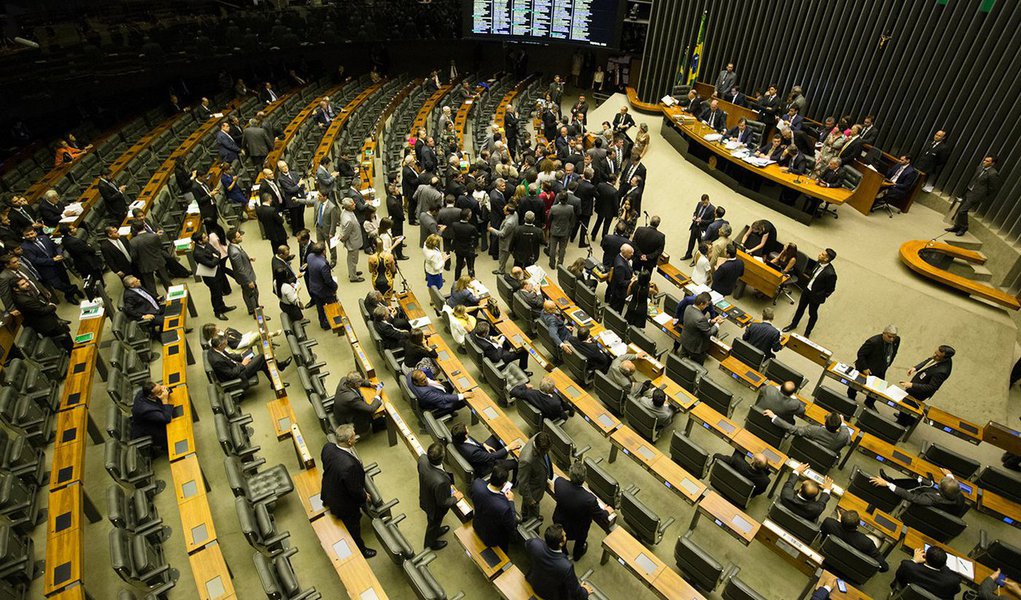 A poucos dias de perder a validade – no dia 22 de fevereiro –, a medida provisória que altera pontos da reforma trabalhista (MP 808/2017) nem sequer teve os membros da comissão especial mista designados, para a primeira etapa de tramitação da matéria; presidente deverá ser o senador Bendito de Lira (PP-AL); já o relator será um deputado, ainda não escolhido (Foto: Aquiles Lins) A poucos dias de perder a validade – no dia 22 de fevereiro –, a medida provisória que altera pontos da reforma trabalhista (MP 808/2017) nem sequer teve os membros da comissão especial mista designados, para a primeira etapa de tramitação da matéria; presidente deverá ser o senador Bendito de Lira (PP-AL); já o relator será um deputado, ainda não escolhido