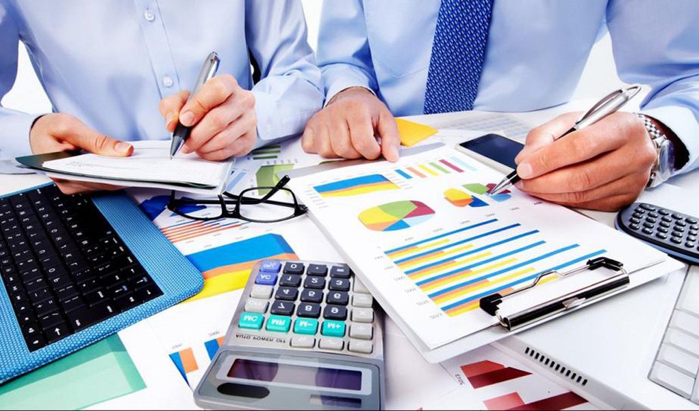 Dados do Indicador de Inadimplência de Pessoa Jurídica, medido pelo Serviço de Proteção ao Crédito (SPC Brasil) e pela Confederação Nacional de Dirigentes Lojistas (CNDL), mostraram que o número de empresas com contas em atraso e registradas como devedoras aumentou 3,71% em novembro, comparado ao mesmo mês do ano passado, quando essa variação foi de 6,8%; na comparação com outubro houve crescimento de 0,53% (Foto: Leonardo Lucena) Dados do Indicador de Inadimplência de Pessoa Jurídica, medido pelo Serviço de Proteção ao Crédito (SPC Brasil) e pela Confederação Nacional de Dirigentes Lojistas (CNDL), mostraram que o número de empresas com contas em atraso e registradas como devedoras aumentou 3,71% em novembro, comparado ao mesmo mês do ano passado, quando essa variação foi de 6,8%; na comparação com outubro houve crescimento de 0,53%