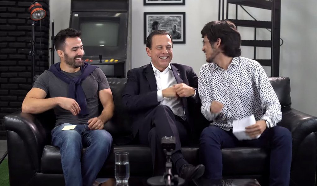 O episódio de Marisa Letícia revela que João Doria não é só um mau gestor, é também um péssimo político. Ele deu ouvidos ao MBL, que tem feito campanha contra a homenagem a ex-primeira-dama, militante da democracia do final dos anos de chumbo da ditadura militar, quando organizou passeata de mulheres para pedir a libertação dos maridos presos, entre eles Lula; confira reportagem do DCM (Foto: Leonardo Attuch) O episódio de Marisa Letícia revela que João Doria não é só um mau gestor, é também um péssimo político. Ele deu ouvidos ao MBL, que tem feito campanha contra a homenagem a ex-primeira-dama, militante da democracia do final dos anos de chumbo da ditadura militar, quando organizou passeata de mulheres para pedir a libertação dos maridos presos, entre eles Lula; confira reportagem do DCM