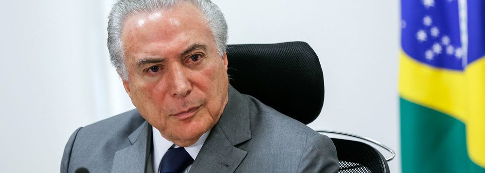 A nova investida do governo para conseguir votos a favor da reforma da Previdência tem como foco os governadores; integrantes da equipe de articulação política do Planalto tentam marcar encontros com eles para discutir um pacote de projetos que ajude financeiramente o sistema previdenciário dos estados; uma das possibilidades pode ser a criação de um fundo voltado para este fim; levantamento do Paraná Pesquisas havia apontado que 66% dos brasileiros rejeitam a Reforma da Previdência (Foto: Leonardo Lucena) A nova investida do governo para conseguir votos a favor da reforma da Previdência tem como foco os governadores; integrantes da equipe de articulação política do Planalto tentam marcar encontros com eles para discutir um pacote de projetos que ajude financeiramente o sistema previdenciário dos estados; uma das possibilidades pode ser a criação de um fundo voltado para este fim; levantamento do Paraná Pesquisas havia apontado que 66% dos brasileiros rejeitam a Reforma da Previdência