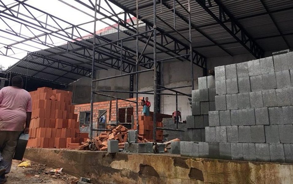 Para cumprir calendário, unidade conveniada no Butantã – que já recebeu R$ 311 mil da prefeitura – deveria ficar pronta até 5 de fevereiro; no entanto, a conclusão é estimada para maio (Foto: Charles Nisz) Para cumprir calendário, unidade conveniada no Butantã – que já recebeu R$ 311 mil da prefeitura – deveria ficar pronta até 5 de fevereiro; no entanto, a conclusão é estimada para maio