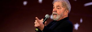 A mídia enquadrou o TRF4. Assim: se os desembargadores absolverem o Lula, o que tecnicamente seria o mais razoável, terá que enfrentar a fúria das Vejas e Globos da vida; Se condenam o ex-presidente passará a imagem para o mundo inteiro de que a Justiça no Brasil de fato não é Justiça (Foto: Robert Lobato) A mídia enquadrou o TRF4. Assim: se os desembargadores absolverem o Lula, o que tecnicamente seria o mais razoável, terá que enfrentar a fúria das Vejas e Globos da vida; Se condenam o ex-presidente passará a imagem para o mundo inteiro de que a Justiça no Brasil de fato não é Justiça