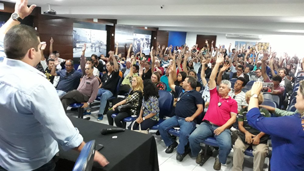 Os policiais civis e militares e bombeiros militares do Rio Grande do Norte decidiram aceitar o acordo proposto pelo governo estadual, pondo fim às mobilizações, estabelecidas desde o dia 20 de dezembro; de acordo com a assessoria do Sinpol-RN, o atendimento à população nas delegacias já está sendo normalizado (Foto: Leonardo Lucena) Os policiais civis e militares e bombeiros militares do Rio Grande do Norte decidiram aceitar o acordo proposto pelo governo estadual, pondo fim às mobilizações, estabelecidas desde o dia 20 de dezembro; de acordo com a assessoria do Sinpol-RN, o atendimento à população nas delegacias já está sendo normalizado