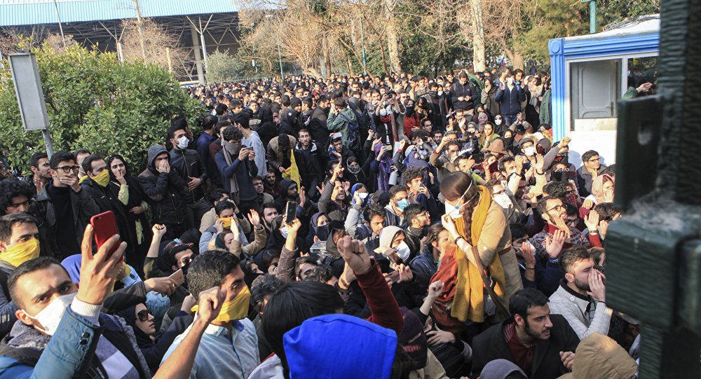 As autoridades do Irã bloquearam o acesso ao Instagram e ao Telegram em meio ao quarto dia seguido de protestos no país, informou a agência Associated Press; segundo a imprensa local, a medida foi adotada para "manutenção da paz" no país; criador do Telegram, Pavel Durov, declarou em sua conta no Twitter que o acesso ao seu serviço de mensagens foi bloqueado após a recusa de fechar as contas dos manifestantes iranianos (Foto: Aquiles Lins) As autoridades do Irã bloquearam o acesso ao Instagram e ao Telegram em meio ao quarto dia seguido de protestos no país, informou a agência Associated Press; segundo a imprensa local, a medida foi adotada para "manutenção da paz" no país; criador do Telegram, Pavel Durov, declarou em sua conta no Twitter que o acesso ao seu serviço de mensagens foi bloqueado após a recusa de fechar as contas dos manifestantes iranianos
