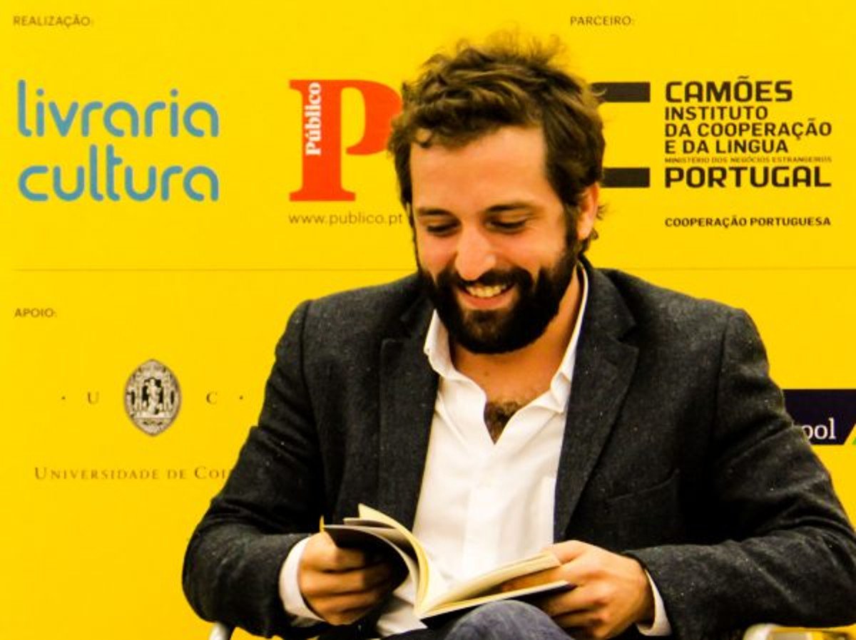 O comediante Gregório Duvivier escreve coluna no jornal Folha de S. Paulo sobre a relação do brasileiro com o Carnaval; para Duvivier, "a gente faz a maior festa popular do planeta, e a gente tem a gente mais legal do planeta"; "O que a gente precisa é construir um país que esteja à altura dessa festa e dessa gente", conclui o colunista (Foto: Charles Nisz) O comediante Gregório Duvivier escreve coluna no jornal Folha de S. Paulo sobre a relação do brasileiro com o Carnaval; para Duvivier, "a gente faz a maior festa popular do planeta, e a gente tem a gente mais legal do planeta"; "O que a gente precisa é construir um país que esteja à altura dessa festa e dessa gente", conclui o colunista