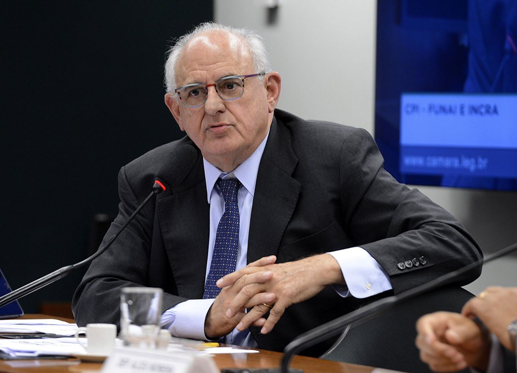 Brasília - O ministro da Justiça, Nelson Jobim participa da CPI da Funai e Incra (Valter Campanato/Agência Brasil) (Foto: Leonardo Lucena) Brasília - O ministro da Justiça, Nelson Jobim participa da CPI da Funai e Incra (Valter Campanato/Agência Brasil)