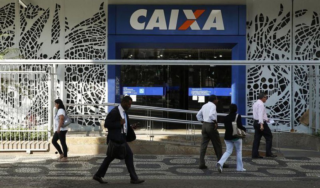 Banco Central apresentou um pedido de destituição de todos os vice-presidentes da Caixa Econômica Federal; recomendação do BC é semelhante ao ofício encaminhado pelo Ministério Público Federal (MPF) em Brasília à Michel Temer em que reforça comunicação, já apresentada, para que ele destitua vice-presidentes da Caixa sob pena de ele próprio ser responsabilizado na Justiça (Foto: Paulo Emílio) Banco Central apresentou um pedido de destituição de todos os vice-presidentes da Caixa Econômica Federal; recomendação do BC é semelhante ao ofício encaminhado pelo Ministério Público Federal (MPF) em Brasília à Michel Temer em que reforça comunicação, já apresentada, para que ele destitua vice-presidentes da Caixa sob pena de ele próprio ser responsabilizado na Justiça
