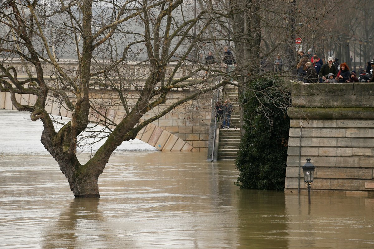Enchente do rio Sena, em Paris (Foto: Paulo Emílio) Enchente do rio Sena, em Paris