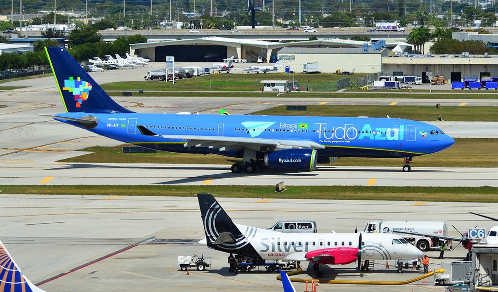 Demanda global por transporte aéreo cresceu 8 por cento em novembro, no ritmo mais rápido em cinco meses, segundo dados da Associação Internacional de Transporte Aéreo (Iata); capacidade medida em assentos-quiômetros disponíveis subiu 6,3%, e o fator carga aumentou 1,2 pontos percentuais, para 80,2% (Foto: Paulo Emílio) Demanda global por transporte aéreo cresceu 8 por cento em novembro, no ritmo mais rápido em cinco meses, segundo dados da Associação Internacional de Transporte Aéreo (Iata); capacidade medida em assentos-quiômetros disponíveis subiu 6,3%, e o fator carga aumentou 1,2 pontos percentuais, para 80,2%