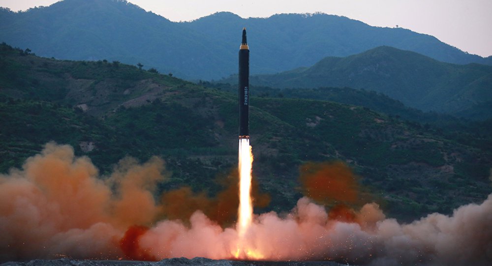 Coreia do Norte pretende continuar aumentando seu potencial nuclear, afirma uma declaração emitida pela agência de noticias estatal norte-coreana, KCNA; "Nosso partido e nosso Estado, apontando o caminho da Coreia socialista no Ano Novo, declaram suas posições de princípio. Vamos aumentar nossa capacidade de defesa e capacidade de ataque preventivo, cujo elemento principal são as forças nucleares, enquanto permanecer ameaça nuclear e a chantagem por parte dos EUA e aliados", diz o anúncio (Foto: Aquiles Lins) Coreia do Norte pretende continuar aumentando seu potencial nuclear, afirma uma declaração emitida pela agência de noticias estatal norte-coreana, KCNA; "Nosso partido e nosso Estado, apontando o caminho da Coreia socialista no Ano Novo, declaram suas posições de princípio. Vamos aumentar nossa capacidade de defesa e capacidade de ataque preventivo, cujo elemento principal são as forças nucleares, enquanto permanecer ameaça nuclear e a chantagem por parte dos EUA e aliados", diz o anúncio