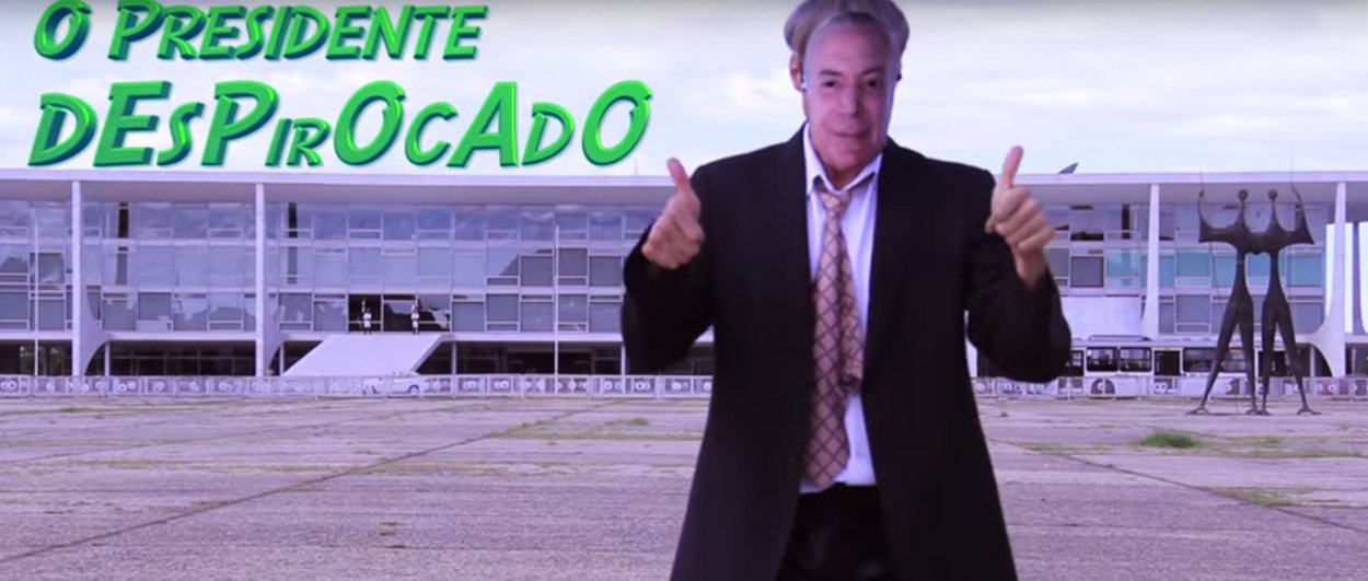 O deboche com os problemas urinários de Michel Temer conquistou o júri do 40° concurso de marchinhas do tradicional bloco Pacotão em Brasília; a música "O presidente despirocado", de autoria de Maria Sabina, José Sóter e Assis Aderaldo, foi a escolhida para o desfile oficial do Pacotão 2018, que acontece no domingo (11) e na terça de Carnaval (13), sempre na contramão, comemorando os 40 anos do bloco; vídeo (Foto: Leonardo Lucena) O deboche com os problemas urinários de Michel Temer conquistou o júri do 40° concurso de marchinhas do tradicional bloco Pacotão em Brasília; a música "O presidente despirocado", de autoria de Maria Sabina, José Sóter e Assis Aderaldo, foi a escolhida para o desfile oficial do Pacotão 2018, que acontece no domingo (11) e na terça de Carnaval (13), sempre na contramão, comemorando os 40 anos do bloco; vídeo
