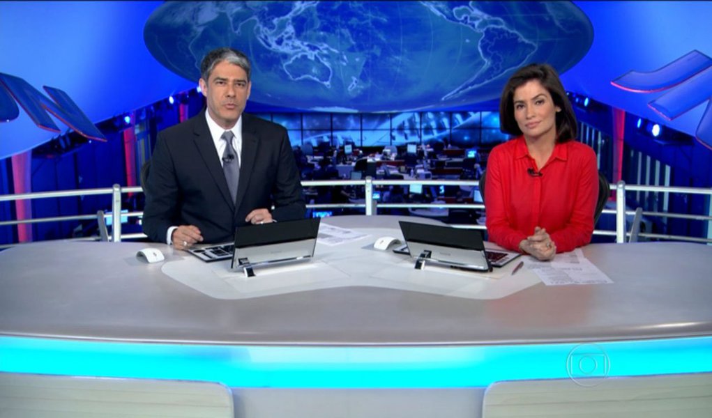 "Tão certo quanto, no Brasil, dois e dois são cinco, é batata que você não verá a juíza Luciana Corrêa Tôrres de Oliveira, da 2ª Vara de Execução de Títulos Extrajudiciais do Distrito Federal, no Jornal Nacional", diz o jornalista Kiko Nogueira, no Diario do Centro do Mundo; "Primeiro, porque Luciana fez algo que joga por terra a narrativa da criminalização antecipada de Lula no caso do famoso triplex", diz; "Ela cumpriu a lei com provas e não convicções" (Foto: Leonardo Lucena) "Tão certo quanto, no Brasil, dois e dois são cinco, é batata que você não verá a juíza Luciana Corrêa Tôrres de Oliveira, da 2ª Vara de Execução de Títulos Extrajudiciais do Distrito Federal, no Jornal Nacional", diz o jornalista Kiko Nogueira, no Diario do Centro do Mundo; "Primeiro, porque Luciana fez algo que joga por terra a narrativa da criminalização antecipada de Lula no caso do famoso triplex", diz; "Ela cumpriu a lei com provas e não convicções"