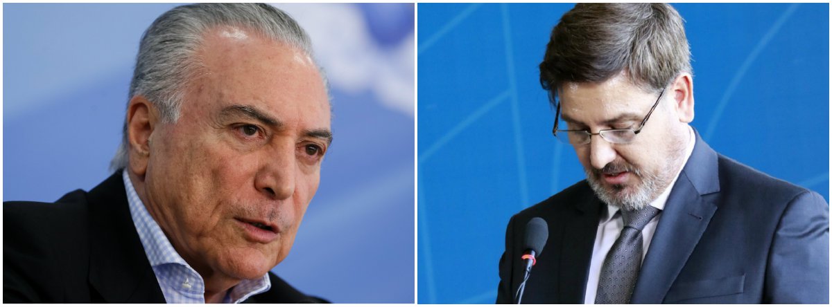 Depois da trapalhada cometida numa entrevista à Reuters, em que teria declarado que a tendência na Polícia Federal é arquivar a investigação contra Michel Temer, o diretor-geral da PF, Fernando Segovia, jurou inocência em carta aos servidores divulgada neste sábado 10, mas criou um problema a mais para o chefe que, supostamente, pretendia blindar; agora, a Polícia Federal não tem saída a não ser indiciar Temer pelo esquema de propina nos portos; ou seja: a terceira denúncia contra Temer, já acusado de corrupção e comando de organização criminosa, pode estar a caminho; leia a íntegra da carta
(Foto: Gisele Federicce)
Depois da trapalhada cometida numa entrevista à Reuters, em que teria declarado que a tendência na Polícia Federal é arquivar a investigação contra Michel Temer, o diretor-geral da PF, Fernando Segovia, jurou inocência em carta aos servidores divulgada neste sábado 10, mas criou um problema a mais para o chefe que, supostamente, pretendia blindar; agora, a Polícia Federal não tem saída a não ser indiciar Temer pelo esquema de propina nos portos; ou seja: a terceira denúncia contra Temer, já acusado de corrupção e comando de organização criminosa, pode estar a caminho; leia a íntegra da carta