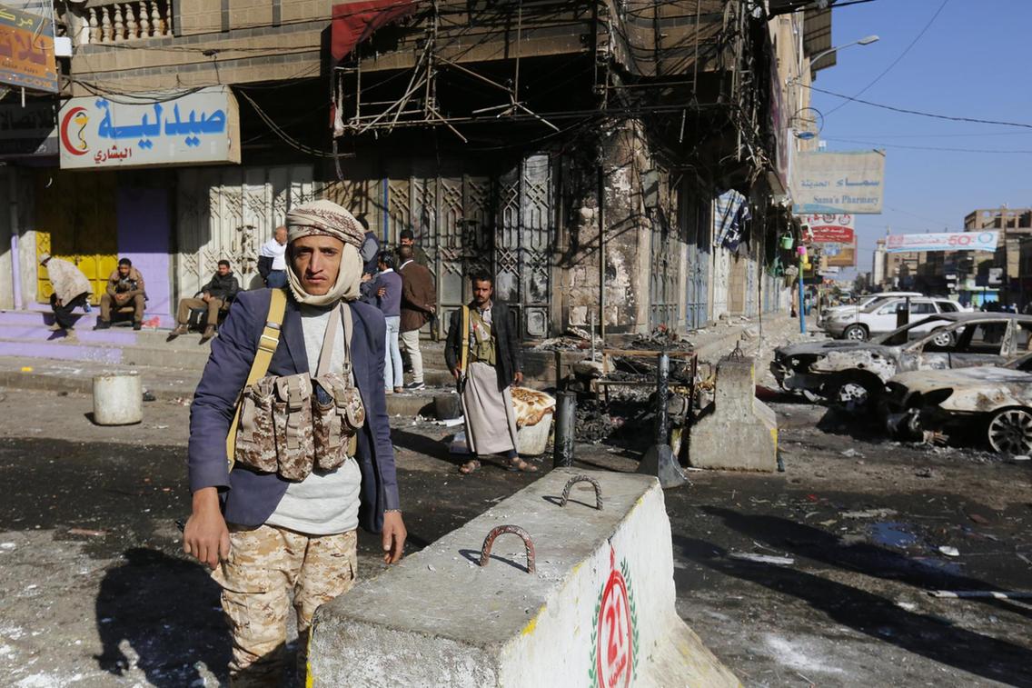 Os apoiantes de separação, tanto do norte dominado pelos rebeldes do movimento houthi, como do governo, capturaram um edifício do governo na cidade portuária de Áden, informou a agência AFP, citando as forças de segurança do país; Conselho de Transição do Sul, que apoia a ideia de separação do norte do Iêmen, dominado pelos houthis, exige que o presidente iemenita, Abdrabu Mansur Hadi demita seu governo (Foto: Aquiles Lins) Os apoiantes de separação, tanto do norte dominado pelos rebeldes do movimento houthi, como do governo, capturaram um edifício do governo na cidade portuária de Áden, informou a agência AFP, citando as forças de segurança do país; Conselho de Transição do Sul, que apoia a ideia de separação do norte do Iêmen, dominado pelos houthis, exige que o presidente iemenita, Abdrabu Mansur Hadi demita seu governo