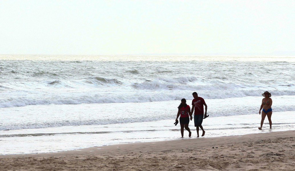 Reportagem do jornal Correio, da Bahia, mostra que São Luís é o destino de praia mais em conta para este verão, segundo lista feita pelo site especializado em reserva de hotéis Trivago; “O topo da lista fica com a cidade de São Luís, no Maranhão, com média de R$ 188,51, tirando do topo do ranking a cidade de Paracuru, em Pernambuco", diz o Correio (Foto: Charles Nisz) Reportagem do jornal Correio, da Bahia, mostra que São Luís é o destino de praia mais em conta para este verão, segundo lista feita pelo site especializado em reserva de hotéis Trivago; “O topo da lista fica com a cidade de São Luís, no Maranhão, com média de R$ 188,51, tirando do topo do ranking a cidade de Paracuru, em Pernambuco", diz o Correio