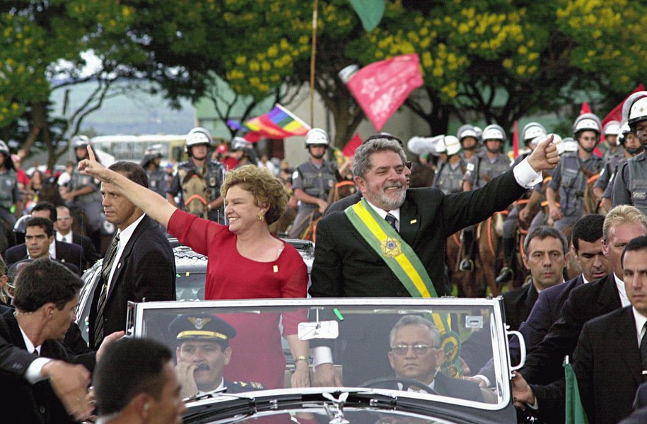 O que ficou registrado apenas como a maior comemoração de uma vitória eleitoral que o país já viu se transformou em mobilização permanente em nome de uma revolução democrática a partir do povo, com o povo e para o povo (Foto: Douglas Belchior) O que ficou registrado apenas como a maior comemoração de uma vitória eleitoral que o país já viu se transformou em mobilização permanente em nome de uma revolução democrática a partir do povo, com o povo e para o povo