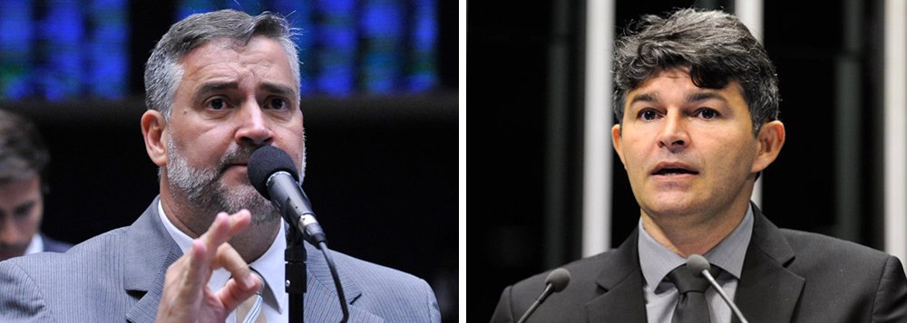 "Criminalizar a opinião política, como propõe o parlamentar neófito e sem voto, é um comportamento típico de regimes autoritários", diz o líder do PT na Câmara, Paulo Pimenta (RS), ao criticar a decisão do senador José Medeiros (Pode-MT), que protocolou denúncias no Conselho de Ética contra a senadora Gleisi Hoffmann (PR) e contra o líder do PT na Casa, Lindbergh Farias (RJ) por suposta incitação ao crime; Gleisi havia dito que para prender Lula "vai ter que matar muita gente" e Lindbergh apoiou a posição da correligionária (Foto: Leonardo Lucena) "Criminalizar a opinião política, como propõe o parlamentar neófito e sem voto, é um comportamento típico de regimes autoritários", diz o líder do PT na Câmara, Paulo Pimenta (RS), ao criticar a decisão do senador José Medeiros (Pode-MT), que protocolou denúncias no Conselho de Ética contra a senadora Gleisi Hoffmann (PR) e contra o líder do PT na Casa, Lindbergh Farias (RJ) por suposta incitação ao crime; Gleisi havia dito que para prender Lula "vai ter que matar muita gente" e Lindbergh apoiou a posição da correligionária