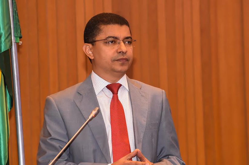 Deputado estadual Bira do Pindaré (PSB) reafirmou a pré candidatura a deputado federal, mas não descartou a possibilidade de disputar o Senado; ao ser questionado pelo radialista Juraci Filho, o socialista afirmou que é muito leal ao grupo liderado pelo governador Flávio Dino (PCdoB) e que é preciso deixá-lo à vontade para gerir a questão; “Mas o senhor sabe que existe um vaga em aberto” (Foto: Leonardo Lucena) Deputado estadual Bira do Pindaré (PSB) reafirmou a pré candidatura a deputado federal, mas não descartou a possibilidade de disputar o Senado; ao ser questionado pelo radialista Juraci Filho, o socialista afirmou que é muito leal ao grupo liderado pelo governador Flávio Dino (PCdoB) e que é preciso deixá-lo à vontade para gerir a questão; “Mas o senhor sabe que existe um vaga em aberto”