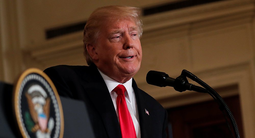 Os alegados comentários de Trump sobre os países africanos, El Salvador e o Haiti são apenas uma tela de fumaça para ocultar as falhas políticas do governo, avaliam analistas à Sputnik, sugerindo que os países do terceiro mundo têm poder o suficiente para responsabilizar a liderança americana pelas palavras do presidente (Foto: Romulo Faro) Os alegados comentários de Trump sobre os países africanos, El Salvador e o Haiti são apenas uma tela de fumaça para ocultar as falhas políticas do governo, avaliam analistas à Sputnik, sugerindo que os países do terceiro mundo têm poder o suficiente para responsabilizar a liderança americana pelas palavras do presidente