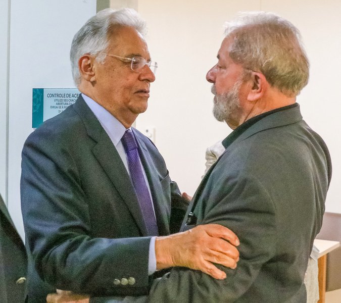 "Em vez de especular a respeito do que vai acontecer se Lula perder de 3 a 0 ou de 2 a 1 no 'julgamento' de 24 de janeiro, Fernando Henrique Cardoso deveria fazer um pronunciamento vigoroso denunciando a farsa do processo", avalia Alex Solnik sobre o ex-presidente tucano (Foto: Alex Solnik) "Em vez de especular a respeito do que vai acontecer se Lula perder de 3 a 0 ou de 2 a 1 no 'julgamento' de 24 de janeiro, Fernando Henrique Cardoso deveria fazer um pronunciamento vigoroso denunciando a farsa do processo", avalia Alex Solnik sobre o ex-presidente tucano