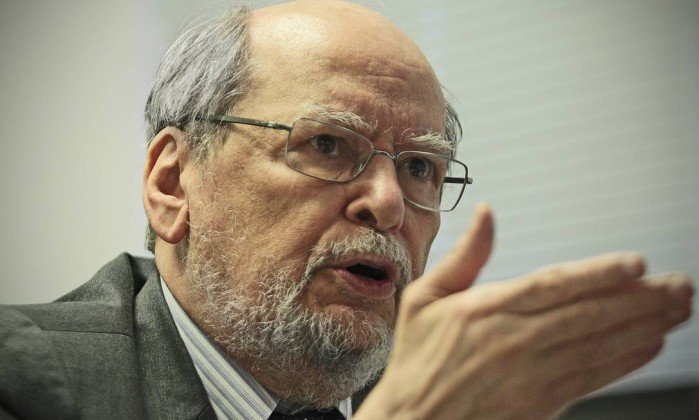 Está correto Sepúlveda ao concluir que, sobretudo, os critérios políticos estão por trás do julgamento de Lula, configurando campanha contra ele semelhante à que sofreu o nacionalista Getúlio Vargas (Foto: César Fonseca) Está correto Sepúlveda ao concluir que, sobretudo, os critérios políticos estão por trás do julgamento de Lula, configurando campanha contra ele semelhante à que sofreu o nacionalista Getúlio Vargas