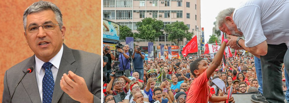 Coordenador da mobilização popular em defesa de Lula e da democracia, com foco em Porto Alegre no dia 24, o vice-presidente do PT, Alexandre Padilha, está otimista com a formação de até agora ao menos 6.000 comitês em todo o Brasil e o entusiasmo dos participantes; “Tomei um banho de energia positiva neste final de semana”, disse ele à TV 247 nesta segunda-feira 15; “Não vi nenhum comitê se armando, pegando taco, pedra, nada. São comitês de alegria, banner, camiseta. Muitos comitês sendo criados na internet”, detalhou; assista (Foto: Leonardo Attuch) Coordenador da mobilização popular em defesa de Lula e da democracia, com foco em Porto Alegre no dia 24, o vice-presidente do PT, Alexandre Padilha, está otimista com a formação de até agora ao menos 6.000 comitês em todo o Brasil e o entusiasmo dos participantes; “Tomei um banho de energia positiva neste final de semana”, disse ele à TV 247 nesta segunda-feira 15; “Não vi nenhum comitê se armando, pegando taco, pedra, nada. São comitês de alegria, banner, camiseta. Muitos comitês sendo criados na internet”, detalhou; assista