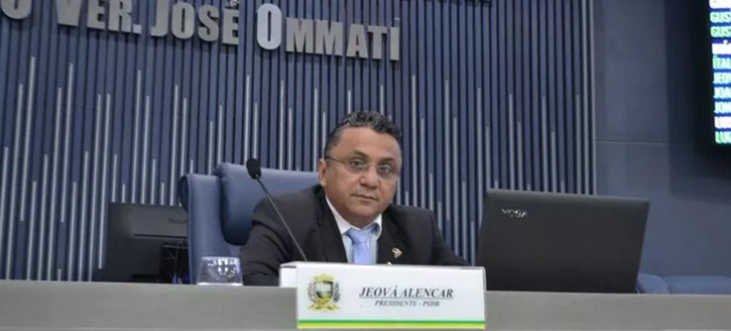 A Câmara Municipal de Teresina (CMT), por requerimento do vereador Dudu (PT), vai realizar audiência pública para discutir a proposta de instalação das estações de ônibus na Avenida Frei Serafim, no Centro de Teresina. Segundo o vereador, a discussão sobre o futuro da avenida deve contar com a participação de todos (Foto: Leonardo Lucena) A Câmara Municipal de Teresina (CMT), por requerimento do vereador Dudu (PT), vai realizar audiência pública para discutir a proposta de instalação das estações de ônibus na Avenida Frei Serafim, no Centro de Teresina. Segundo o vereador, a discussão sobre o futuro da avenida deve contar com a participação de todos