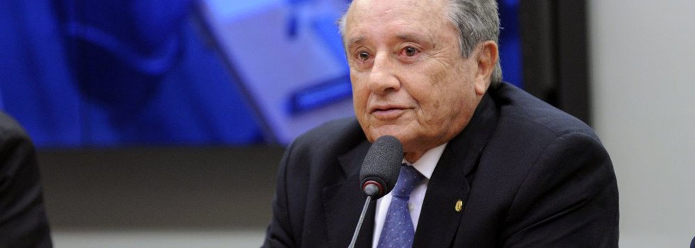 O deputado federal José Reinaldo Tavares negou que aceite desistir da sua candidatura ao Senado em troca de indicar o sobrinho, Marcelo Tavares (secretário-chefe da Casa Civil) para ser o vice na chapa do governador Flávio Dino; “Nunca nem pensei uma coisa dessa”, afirmou Zé Reinaldo (Foto: Leonardo Lucena) O deputado federal José Reinaldo Tavares negou que aceite desistir da sua candidatura ao Senado em troca de indicar o sobrinho, Marcelo Tavares (secretário-chefe da Casa Civil) para ser o vice na chapa do governador Flávio Dino; “Nunca nem pensei uma coisa dessa”, afirmou Zé Reinaldo