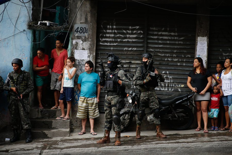 Quantas vezes o Rio de Janeiro já viu esse filme, onde não há resultados práticos nem prestações de conta, mas somente violência contra o povo e a continuidade do crime organizado? (Foto: Benedita da Silva) Quantas vezes o Rio de Janeiro já viu esse filme, onde não há resultados práticos nem prestações de conta, mas somente violência contra o povo e a continuidade do crime organizado?