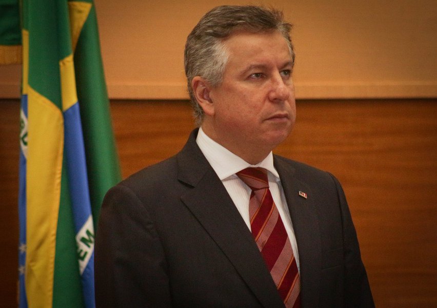 O Complexo Penitenciário Doutor Manoel Carvalho Neto em São Cristóvão, município vizinho de Aracaju (SE), é uma bomba relógio e a qualquer momento pode haver uma rebelião; o alerta é do presidente da OAB de Sergipe, Henri Clay Andrade, que há mais de um ano vem alertando as autoridades para a situação caótica do sistema prisional em seu estado (Foto: Charles Nisz) O Complexo Penitenciário Doutor Manoel Carvalho Neto em São Cristóvão, município vizinho de Aracaju (SE), é uma bomba relógio e a qualquer momento pode haver uma rebelião; o alerta é do presidente da OAB de Sergipe, Henri Clay Andrade, que há mais de um ano vem alertando as autoridades para a situação caótica do sistema prisional em seu estado