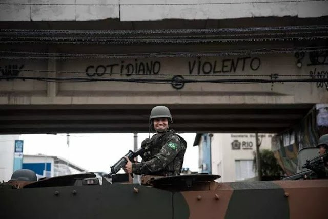Não estou aqui fazendo alardes sobre uma eventual ditadura militar, que isso fique bem claro. Mas estou sim, denunciando o aprofundamento perigoso de um Estado Policialesco, com uma justiça e um centro-conservador político de orientação claramente protofascista. A situação é muito grave (Foto: Daniel Samam) Não estou aqui fazendo alardes sobre uma eventual ditadura militar, que isso fique bem claro. Mas estou sim, denunciando o aprofundamento perigoso de um Estado Policialesco, com uma justiça e um centro-conservador político de orientação claramente protofascista. A situação é muito grave