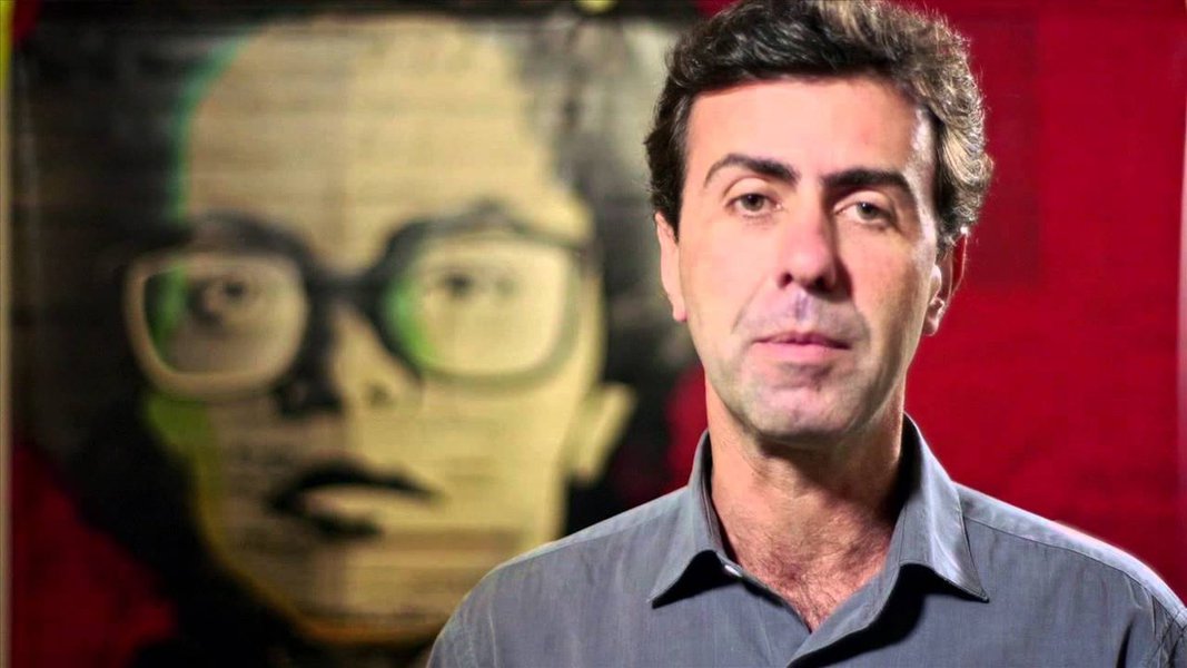 Marcelo Freixo deveria ter a humildade de ponderar sobre o que disse e de pedir desculpas, em especial, para seus colegas parlamentares e do partido (Foto: Renato Rovai) Marcelo Freixo deveria ter a humildade de ponderar sobre o que disse e de pedir desculpas, em especial, para seus colegas parlamentares e do partido