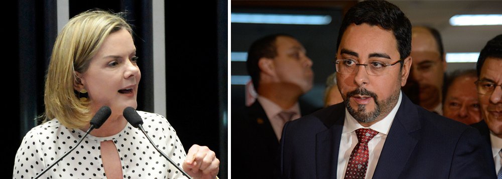 A presidente do PT, senadora Gleisi Hoffmann, rebateu nesta quinta-feira acusação do juiz Sérgio Bretas, do Rio de Janeiro, de que parlamentares estão 'conclamando grupos de pessoas para atos de violência' no julgamento do ex-presidente Lula; "Um juiz que divulga fotografias empunhando armas pesadas e diz q a Justiça tem de ser temida. Isso é ou ñ é uma incitação à barbárie? Que faz declarações políticas, contrariamente à lei, e se posiciona contra um determinado partido. Isso é ou ñ uma violação do estado de direito?", questiona Gleisi (Foto: Romulo Faro) A presidente do PT, senadora Gleisi Hoffmann, rebateu nesta quinta-feira acusação do juiz Sérgio Bretas, do Rio de Janeiro, de que parlamentares estão 'conclamando grupos de pessoas para atos de violência' no julgamento do ex-presidente Lula; "Um juiz que divulga fotografias empunhando armas pesadas e diz q a Justiça tem de ser temida. Isso é ou ñ é uma incitação à barbárie? Que faz declarações políticas, contrariamente à lei, e se posiciona contra um determinado partido. Isso é ou ñ uma violação do estado de direito?", questiona Gleisi