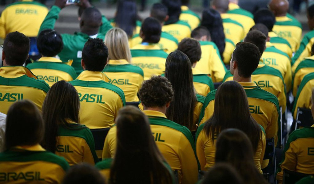 Ministério do Esporte reduziu a verba destinada ao programa Bolsa-Atleta ao longo deste exercício. O valor, de R$ 79,3 milhões, é o mais baixo desde 2013, quando foram aplicados R$ 183 milhões; número de esportistas contemplados também foi reduzido, de 7.297 atletas no ano passado, para 5.830 neste ano. Em 2016, o valor destinado ao programa foi da ordem de R$ 143 milhões (Foto: Paulo Emílio) Ministério do Esporte reduziu a verba destinada ao programa Bolsa-Atleta ao longo deste exercício. O valor, de R$ 79,3 milhões, é o mais baixo desde 2013, quando foram aplicados R$ 183 milhões; número de esportistas contemplados também foi reduzido, de 7.297 atletas no ano passado, para 5.830 neste ano. Em 2016, o valor destinado ao programa foi da ordem de R$ 143 milhões