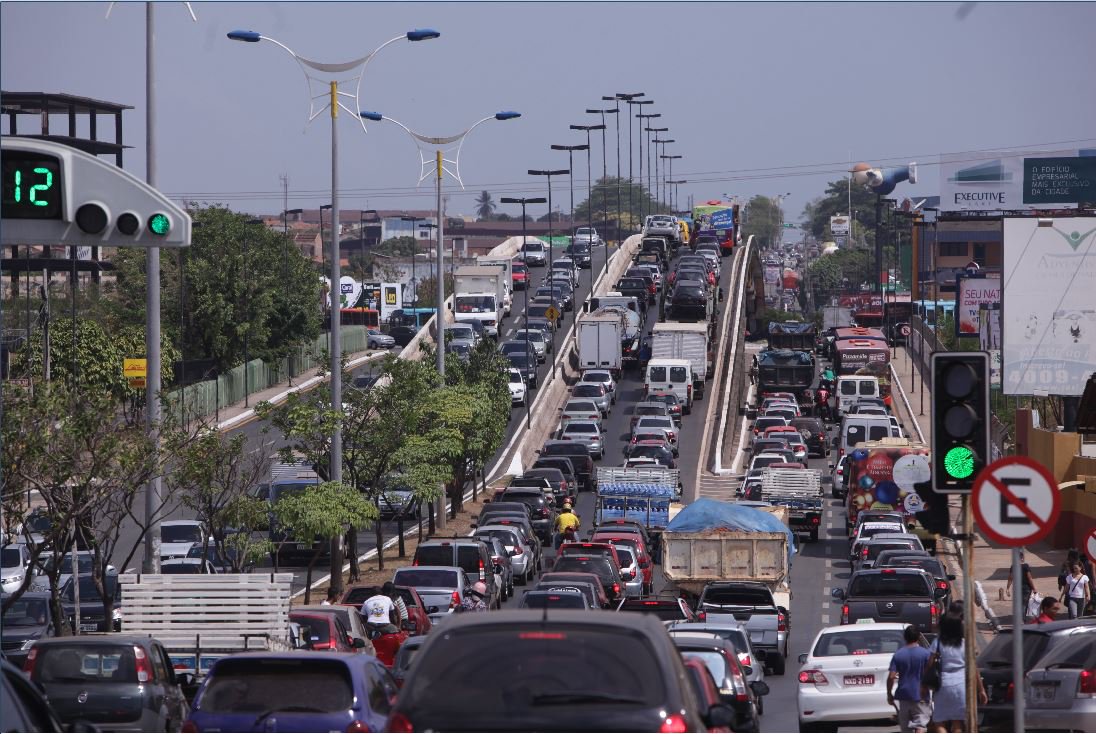 Secretaria Municipal de Trânsito e Transportes (SMTT) vai realizar alterações no trânsito e nos transportes urbanos da capital, em função das festividades de final de ano; agentes de trânsito em viaturas e motos serão destacados para as vias de acesso a orla marítima pela Avenida dos Holandeses, concentrando-se na Avenida Litorânea, onde haverá um trecho interditado no local de concentração do evento comemorativo do Réveillon de Todos 2018; expectativa é que cerca de 100 mil pessoas participem da festa que deverá durar dois dias (Foto: Paulo Emílio) Secretaria Municipal de Trânsito e Transportes (SMTT) vai realizar alterações no trânsito e nos transportes urbanos da capital, em função das festividades de final de ano; agentes de trânsito em viaturas e motos serão destacados para as vias de acesso a orla marítima pela Avenida dos Holandeses, concentrando-se na Avenida Litorânea, onde haverá um trecho interditado no local de concentração do evento comemorativo do Réveillon de Todos 2018; expectativa é que cerca de 100 mil pessoas participem da festa que deverá durar dois dias
