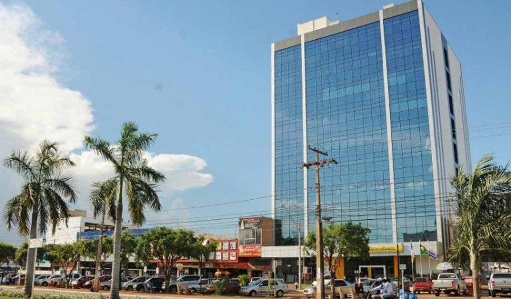 A Procuradoria do Município de Palmas entrou com uma ação cobrando R$ 6,5 milhões do Estado do Tocantins, referentes aos repasses obrigatórios da saúde; segundo a prefeitura de Palmas, os repasses para a área da Saúde para custear SAMU, Farmácia Básica, Unidade de Pronto Atendimento (UPAs), CAPs e Serviços de média e alta complexidade, estão em atraso desde 2014 (Foto: Charles Nisz) A Procuradoria do Município de Palmas entrou com uma ação cobrando R$ 6,5 milhões do Estado do Tocantins, referentes aos repasses obrigatórios da saúde; segundo a prefeitura de Palmas, os repasses para a área da Saúde para custear SAMU, Farmácia Básica, Unidade de Pronto Atendimento (UPAs), CAPs e Serviços de média e alta complexidade, estão em atraso desde 2014