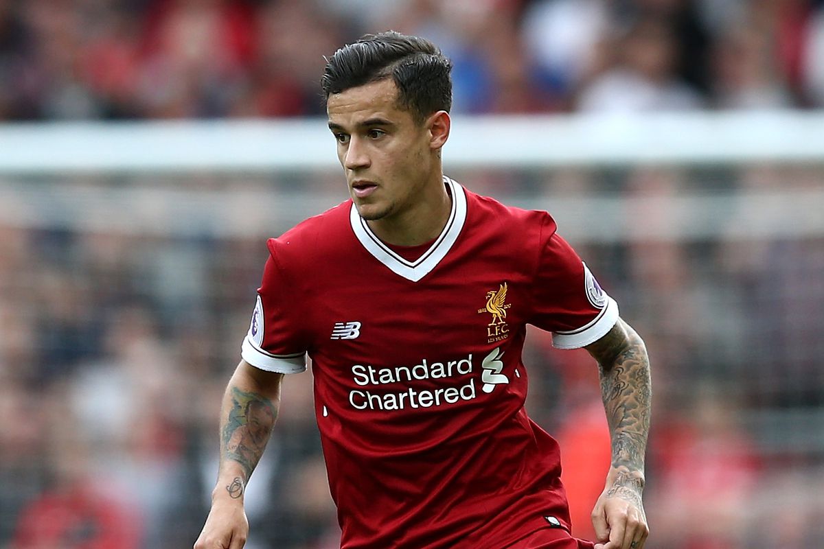 O Barcelona vai assinar com o meia brasileiro Philippe Coutinho, do Liverpool, um contrato de cinco anos e meio; o clube espanhol pagará cerca de 142 milhões de libras, ou 193 milhões de dólares, por Coutinho, tornando a transferência a terceira mais cara da história do futebol; "Barcelona e Liverpool chegaram a um acordo para a transferência de Philippe Coutinho", disse o Barcelona em comunicado (Foto: Romulo Faro) O Barcelona vai assinar com o meia brasileiro Philippe Coutinho, do Liverpool, um contrato de cinco anos e meio; o clube espanhol pagará cerca de 142 milhões de libras, ou 193 milhões de dólares, por Coutinho, tornando a transferência a terceira mais cara da história do futebol; "Barcelona e Liverpool chegaram a um acordo para a transferência de Philippe Coutinho", disse o Barcelona em comunicado